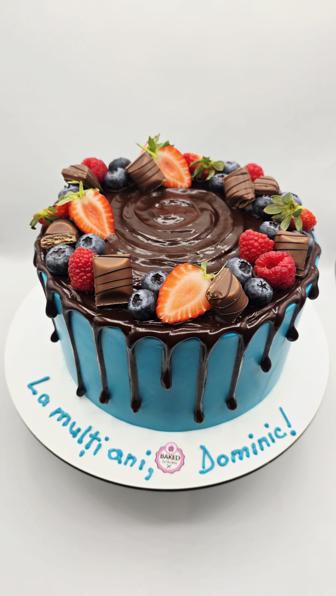 Bespoke custom celebration cake for Gentlemen & Milestones handcrafted by Nicoleta
